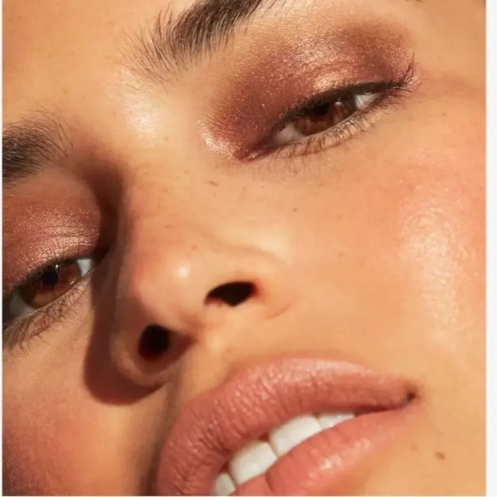 Beautycounter Lid Glow Cream Shadow in Ember, a  shimmering deep bronze BNIB